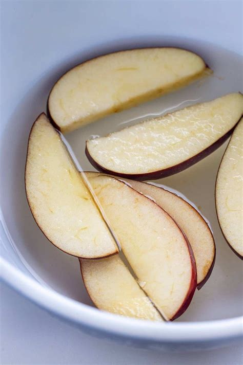 How to Cut an Apple - Jessica Gavin