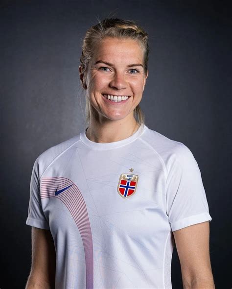 足球 |女足世界杯小组赛：挪威胜尼日利亚_挪威队