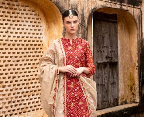 Red Patola Printed Chanderi Suit- Set of 3