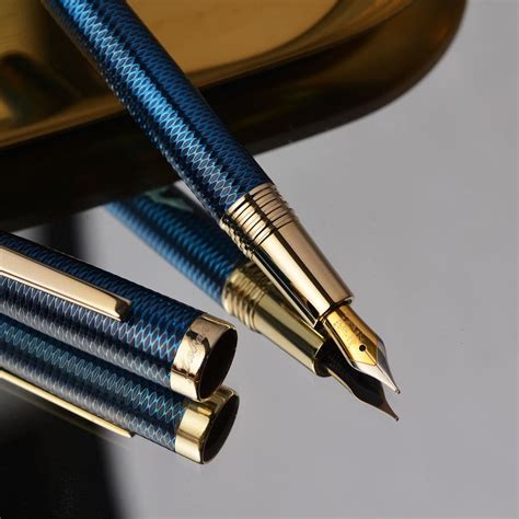 LABAN, Fountain Pen - GLORIA SAPPHIRE BLUE. — SWASTIK penn