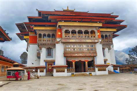Gangtey Monastery Bhutan – All you need to know | 2026 Guide