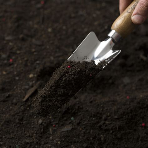 Premium Garden Soil | UltraGrow Premium Soil Mix & Garden Soil Bags