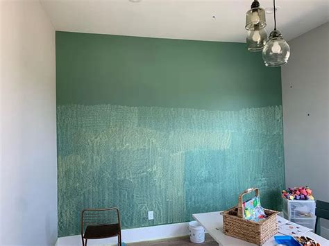 Sherwin Williams Gallery Green SW 0015 paint color