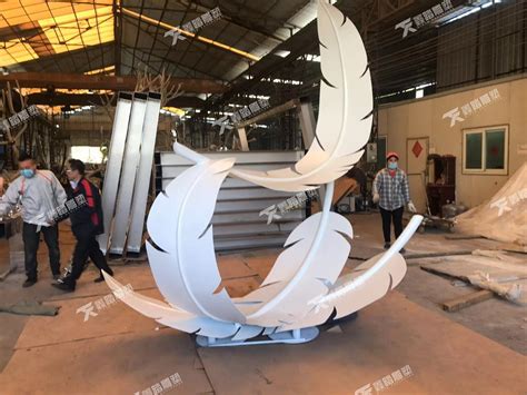 武汉玻璃钢雕塑厂仿铜人物雕塑-武汉金兔子雕塑有限公司