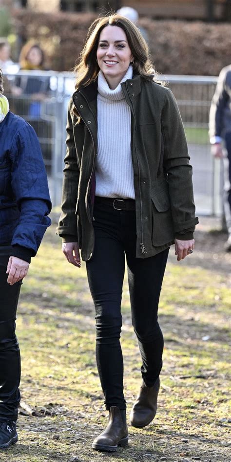 Pin by Ayla Wyman on Fashion | English country fashion, Countryside ...