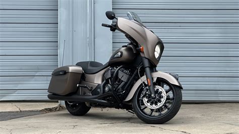 Used 2019 INDIAN CHIEFTAIN DARK HORSE / MATTE PAINT / LOW MILES / NAV / CRUISE CONTROL ...