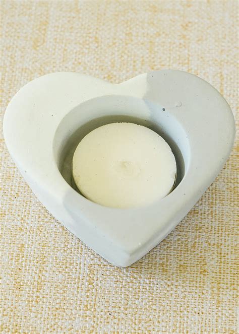 Get Set of 4 Heart Shaped Candle Holder (White-Grey) at ₹ 999 | LBB Shop