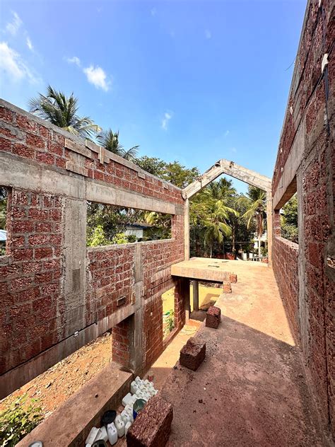 What are the advantages of Laterite Block in Kerala Context.