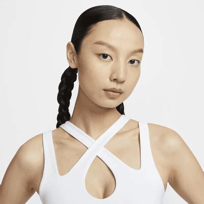 Nike Freestyle Women's Light-Support Padded Sports Bra. Nike IN