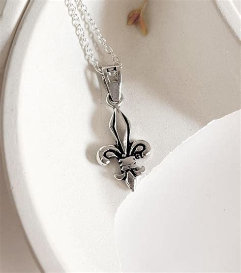 Fleur De Lis Silver Pendant 925 – Tarakaya Silver