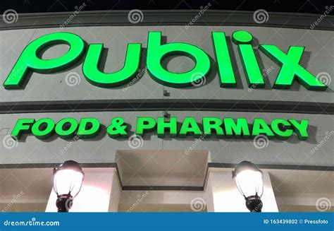 Publix Supermarket in Florida. Editorial Photography - Image of retail ...