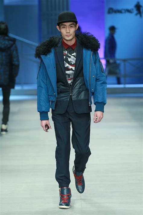 Dancing Wolves 的图像结果