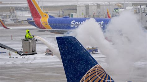 Winter storm puts airlines to the test. Here's what travelers need to know