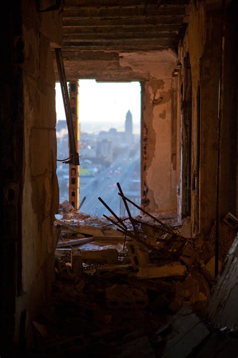 Lee Plaza, Detroit | The Unravel