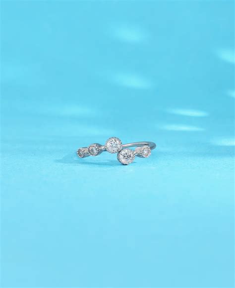 Zirconia Cascade Silver Ring – Silvostyle Jewellery