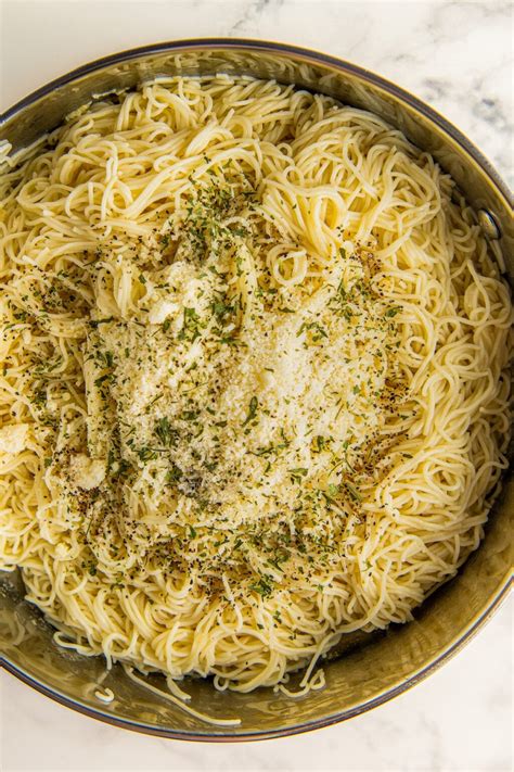 The Best Easy Garlic Butter Noodles Recipe | Easy Dinner Ideas