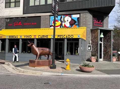 Storefront Signs 的图像结果