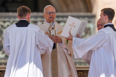 A family's love grounded in Christ is a sign of peace for the world ...