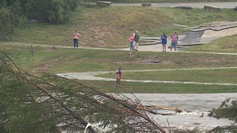 Texas flooding updates: Latest on unfolding July 4th severe weather ...