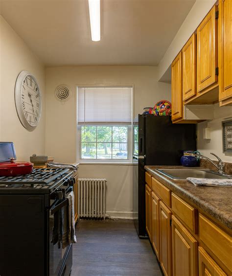 Gallery | Photos | Vista Gardens Apartments | Falls Church