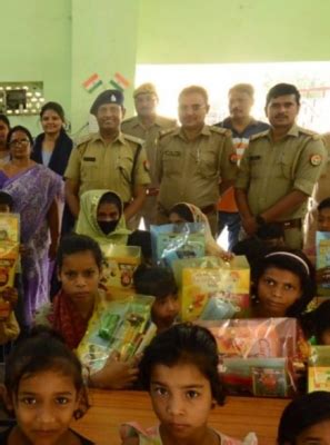 UP के इस IPS अफसर ने एक स्कूल को गोद लिया | N7 India News