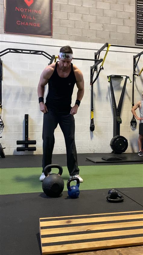 55kg/121lbs Turkish Get Up : r/GYM