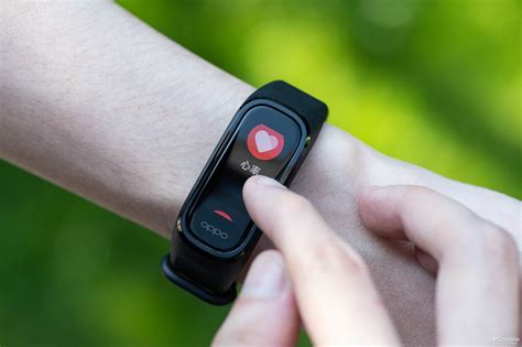 DBTWEAR智能手环，戴在手腕上的温度、心率检测仪_腾讯新闻