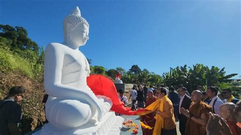 Arunachal Deputy CM Chowna Mein unveils 11 ft Buddha statues in Nongtaw ...