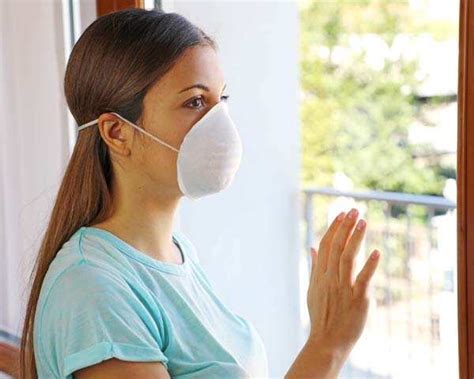 করোনা উদ্বেগ: গৃহবন্দি থাকতে হলে যে সব জিনিস মজুত রাখতেই হবে আপনাকে