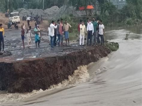 heavy rains in jharkhand rivers and streams in spate bridges and ...