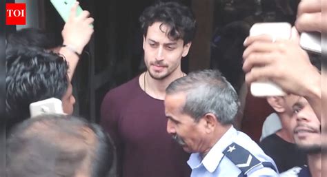 Tiger Shroff's befitting reply to a fan who asked him if he is a virgin