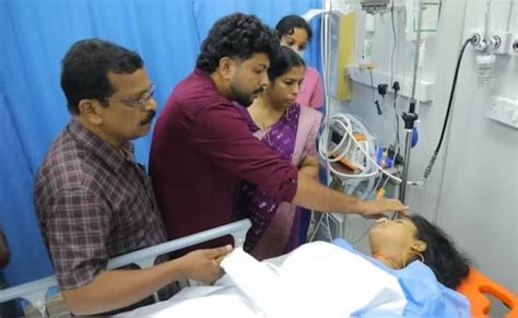 एक्सीडेंट में टूटी हड्डियां, पर नहीं टूटा रिश्ता, दूल्हे ने अस्पताल में ...