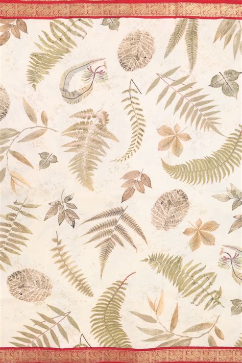 Kanchipuram Silk Saree In Ivory With Contrast Border