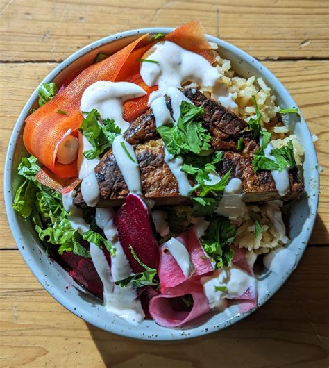 Banh Mi bowls with marinated pumfu and a spicy yogurt sauce : r ...