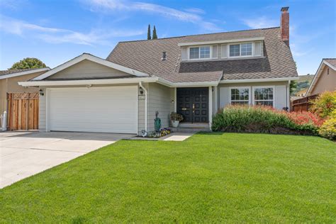 412 Fieldcrest Drive – SOLD | Taylor Properties