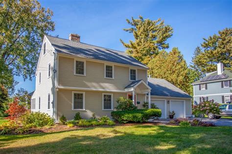 2BR suite w/private bath in South End Hill Section - Houses for Rent in ...