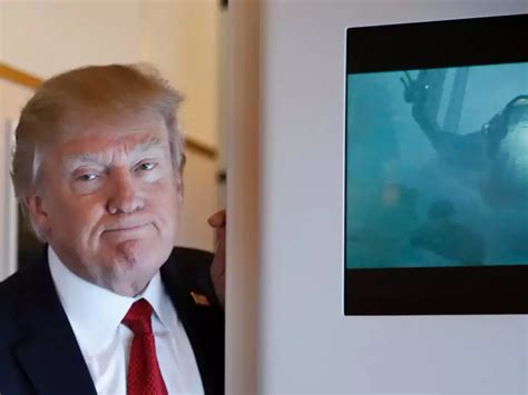 Air Force One photo shows Trump talking to reporters while 'Rogue One ...