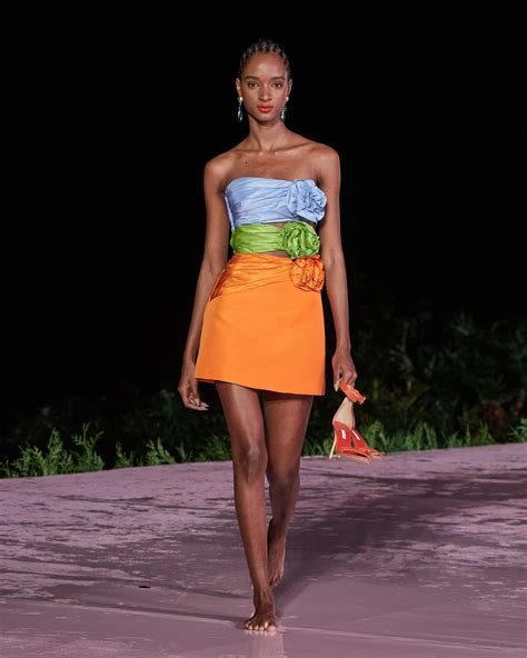 Carolina Herrera Resort 2024 Fashion Show | The Impression