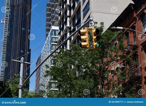 Downtown Brooklyn Street with Old and Modern Residential Buildings in ...