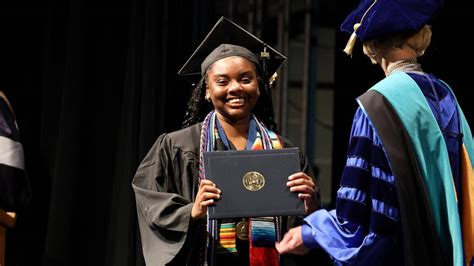 Study In US: University Of Illinois Offers Certified Electronic Diploma