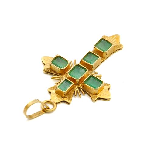 Vintage 18K Gold Emerald Spanish Cross Pendant For Sale at 1stDibs