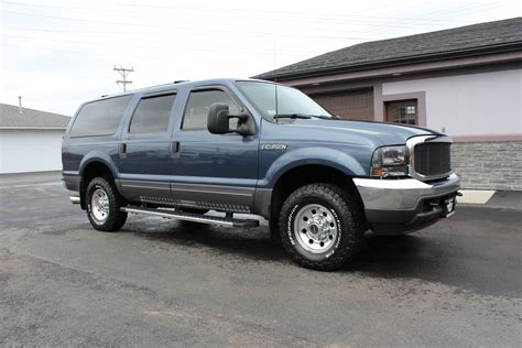 2003 Ford Excursion XLT - Biscayne Auto Sales | Pre-owned Dealership | Ontario, NY
