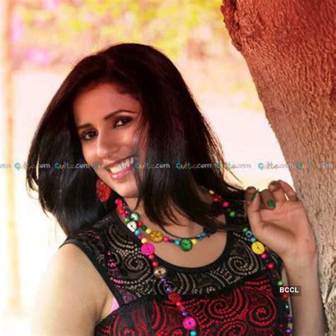 The gorgeous Sravya Reddy poses for the cameras during a sizzling ...