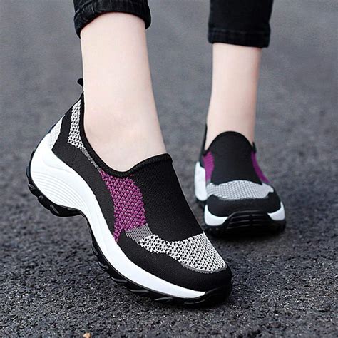 Casual Sports Shoes 的图像结果