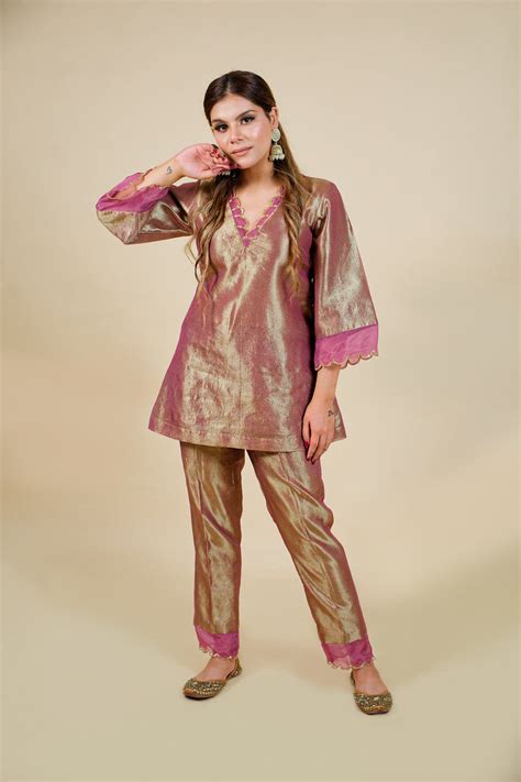 Wrinkled Whisper Kurta with Straight Pants – Firozi