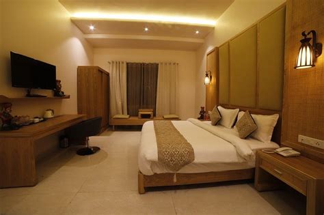 HOTEL OPTIONS LAWNS (Jhinna) - Hotel Reviews, Photos, Rate Comparison ...