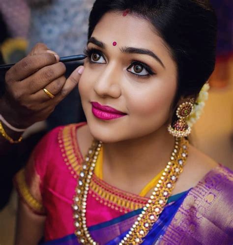 सिर्फ लहंगा और ज्वैलरी ही नहीं, ब्राइड्स ही Bindi भी हो खास - different ...