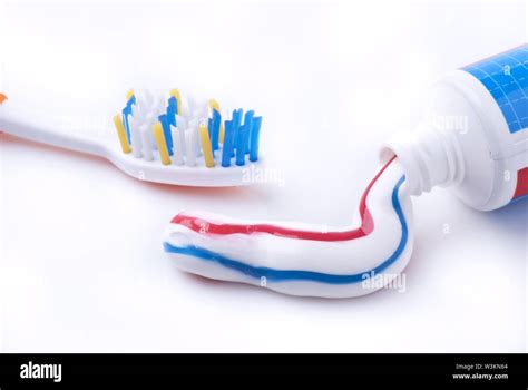 Close Up Toothpaste Tube 的图像结果