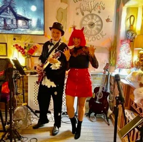 The old red Halloween party with Gronya and Darryl , Old Red Lion ...