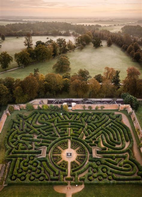 The New Yorker auf LinkedIn: At their most basic, all hedge mazes rely ...